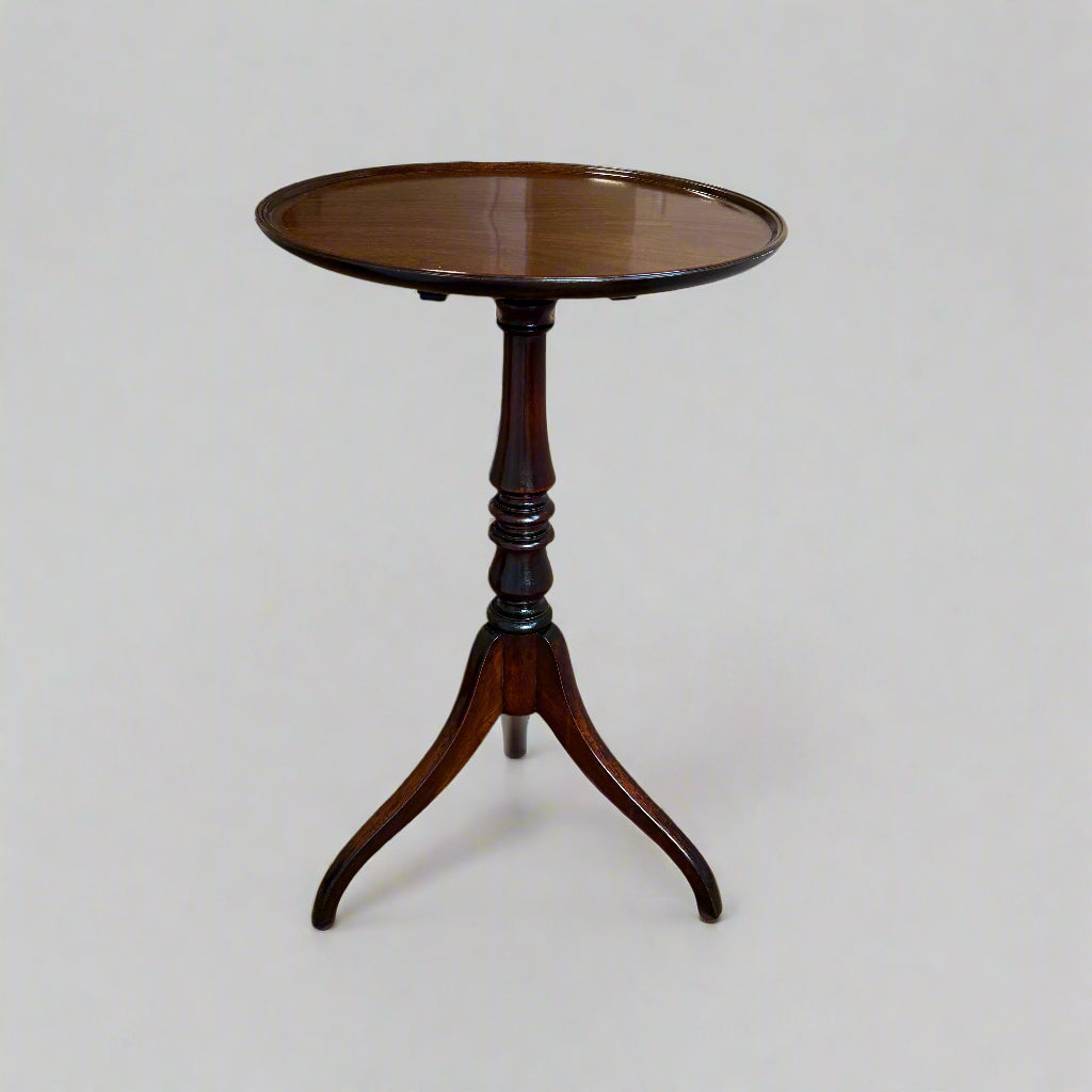 Early 19th century mahogany tilt-top tripod table 