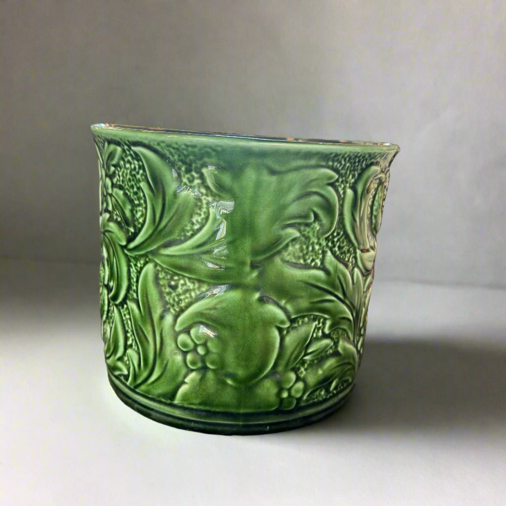 Green planter made by Sylvac, Staffordshire circa 1940 