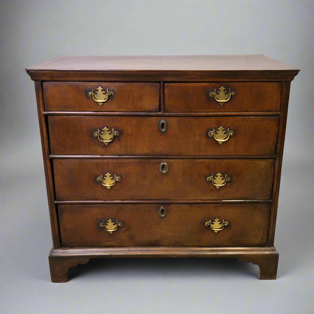 Georgian walnut chest of drawers