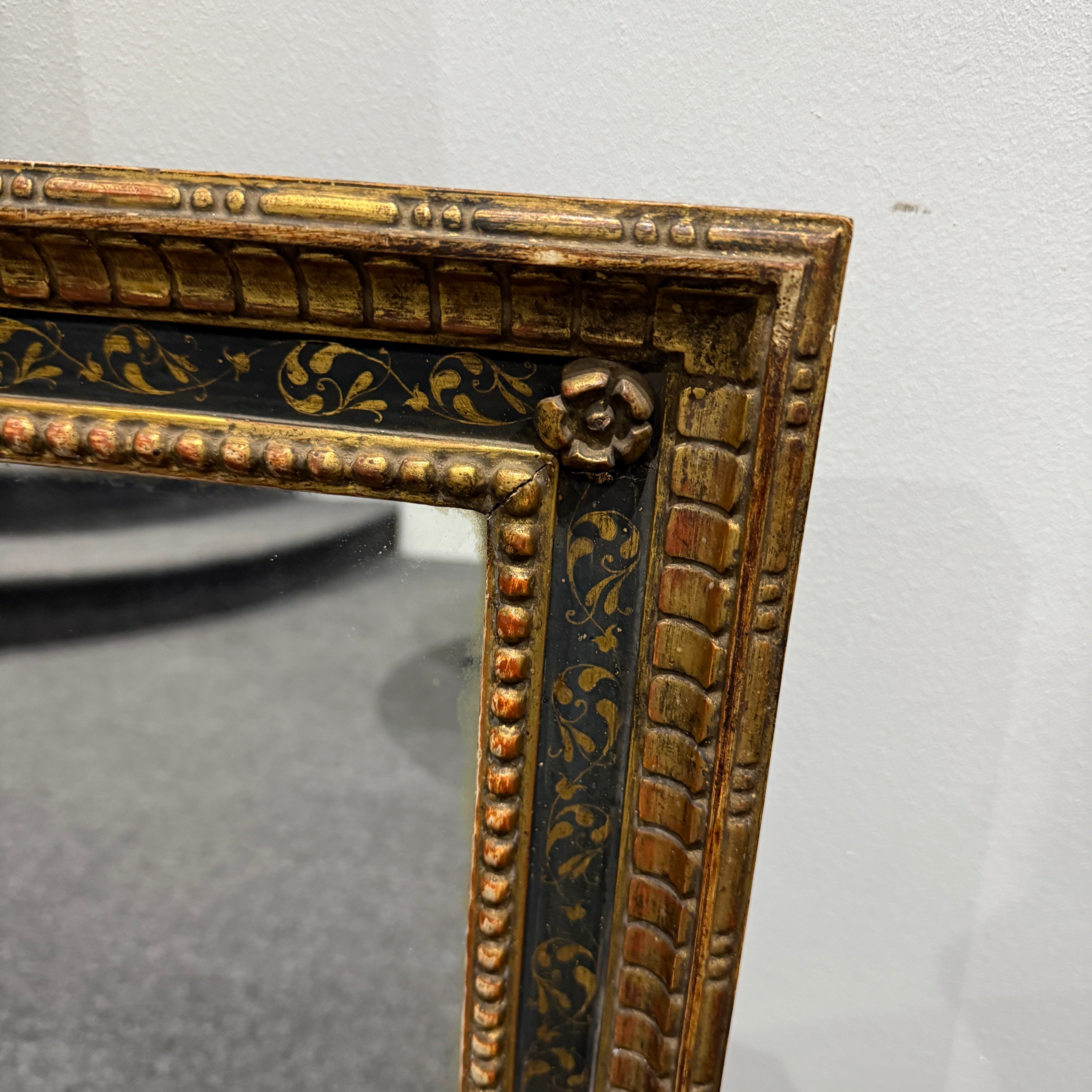 Italian Renaissance style giltwood mirror 